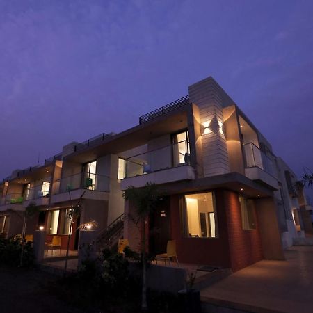 Leena Resort Garudeshwar Exterior photo